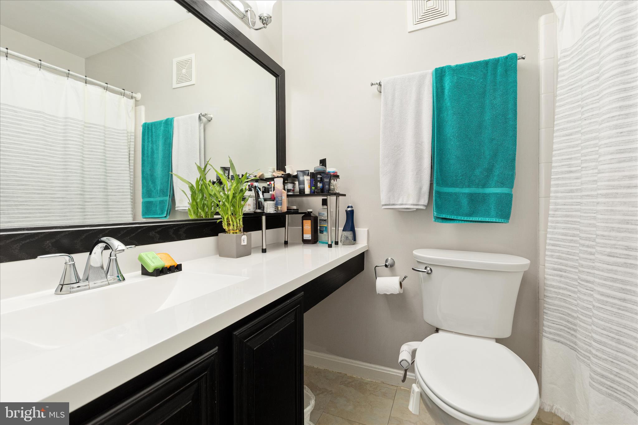 THE OAKTON - Residential