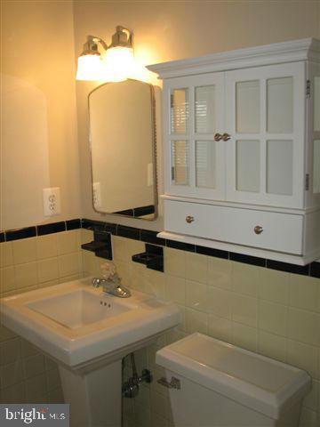 ARLINGTON HEIGHTS - Residential Lease