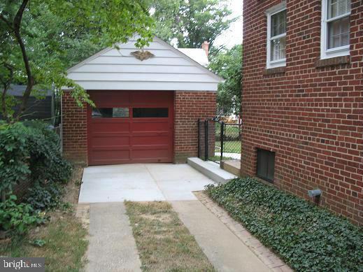 ARLINGTON HEIGHTS - Residential Lease