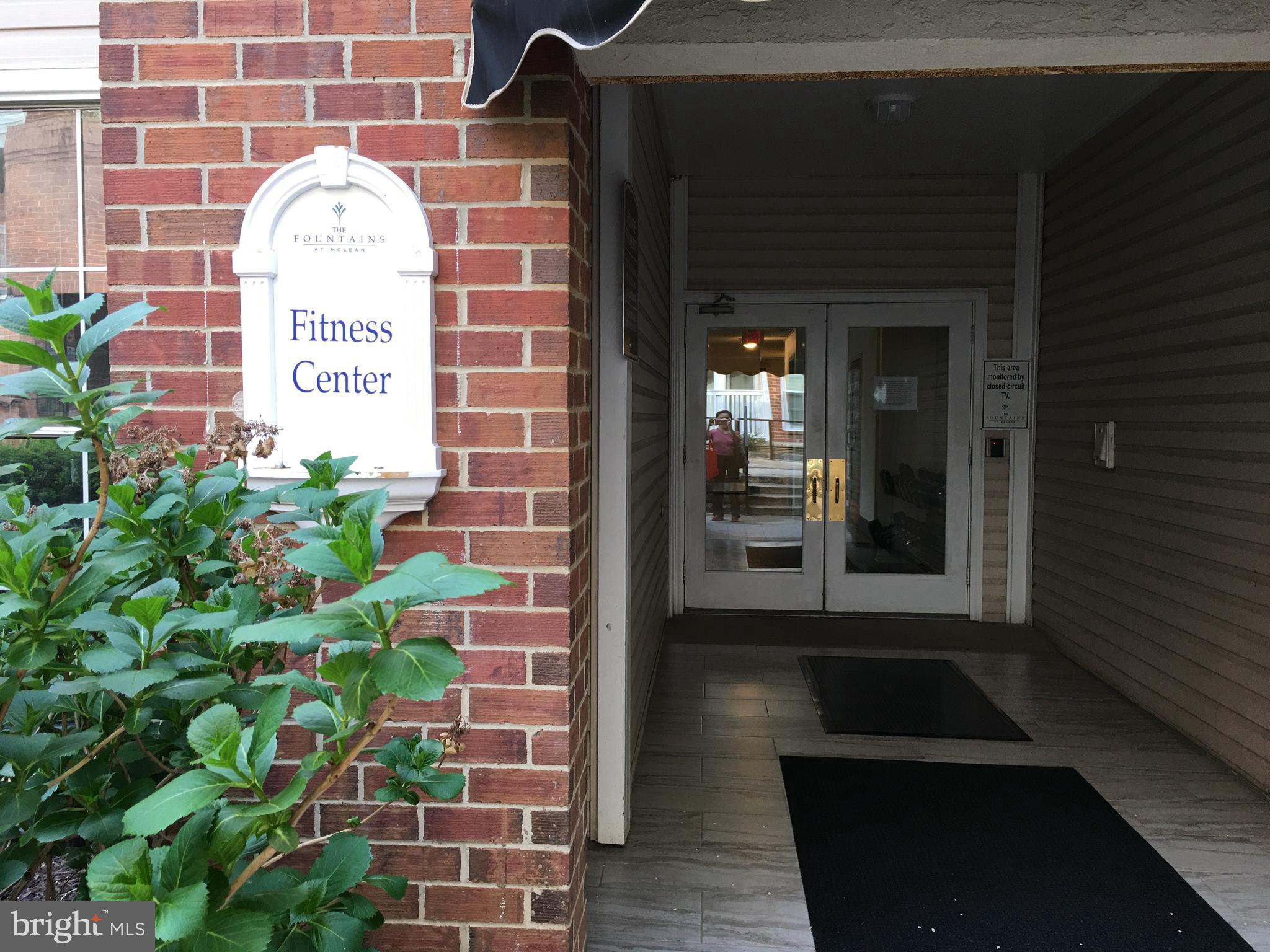 FOUNTAINS AT MCLEAN - Residential Lease