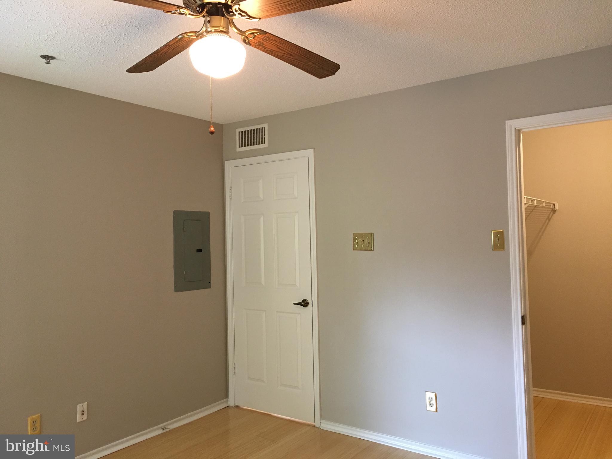 FOUNTAINS AT MCLEAN - Residential Lease