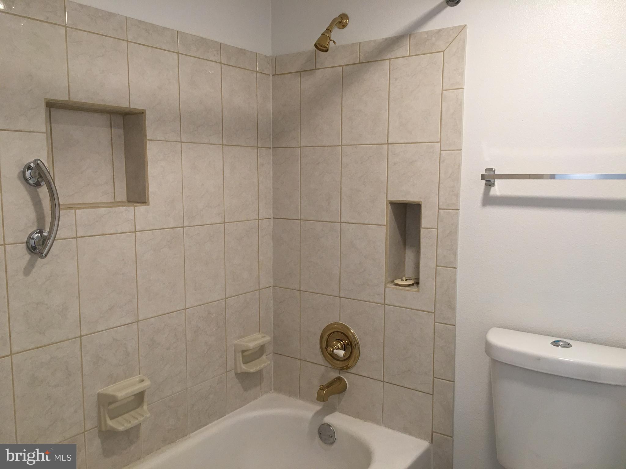 FOUNTAINS AT MCLEAN - Residential Lease