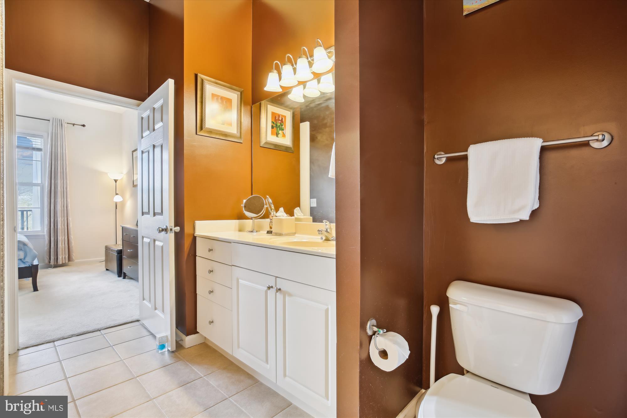 THE COLONNADE AT KENTLANDS - Residential