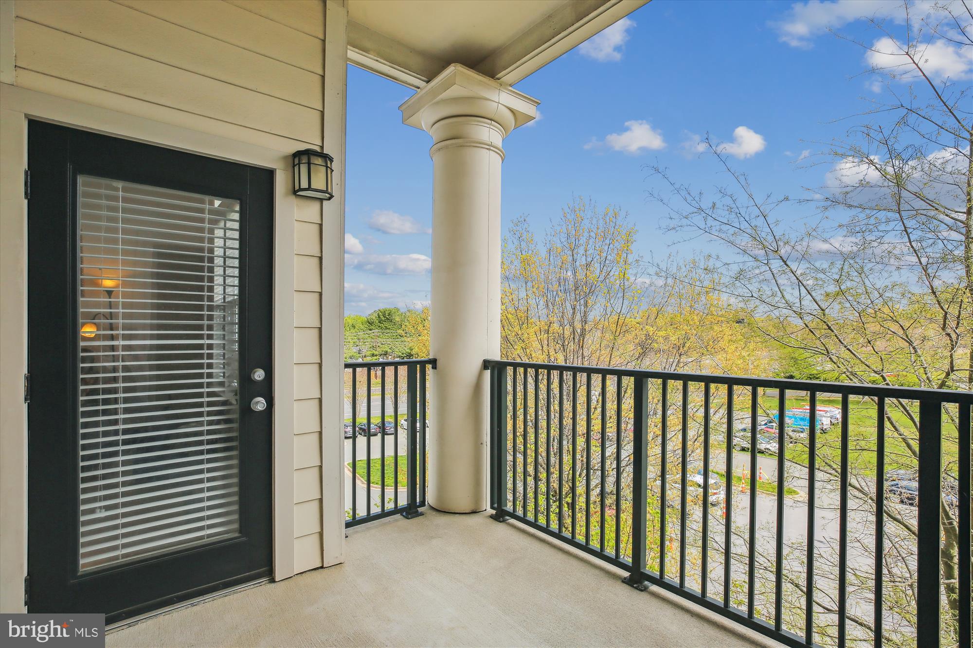 THE COLONNADE AT KENTLANDS - Residential