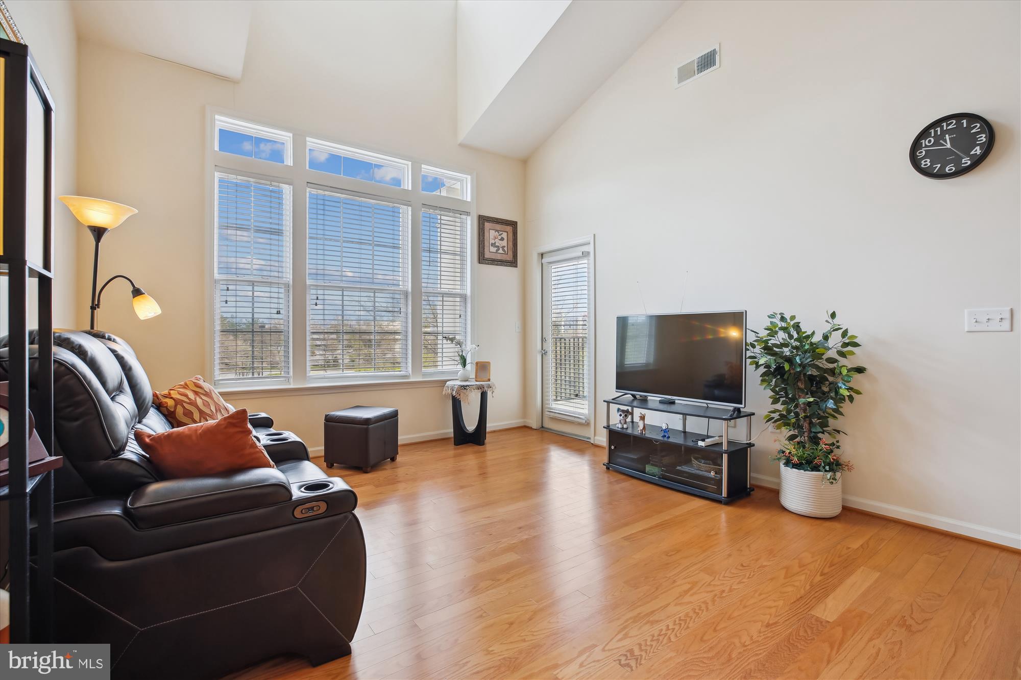 THE COLONNADE AT KENTLANDS - Residential