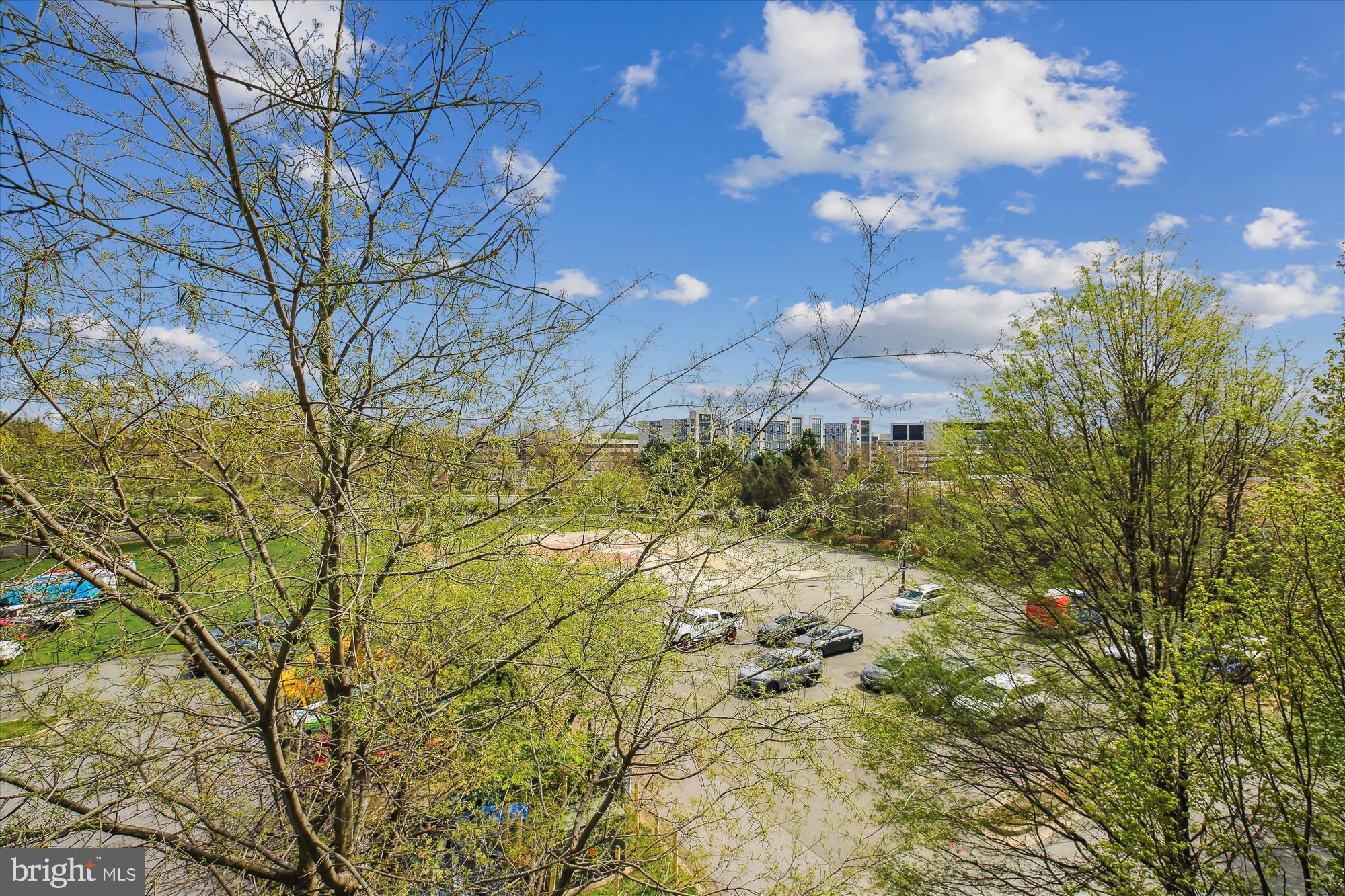 THE COLONNADE AT KENTLANDS - Residential
