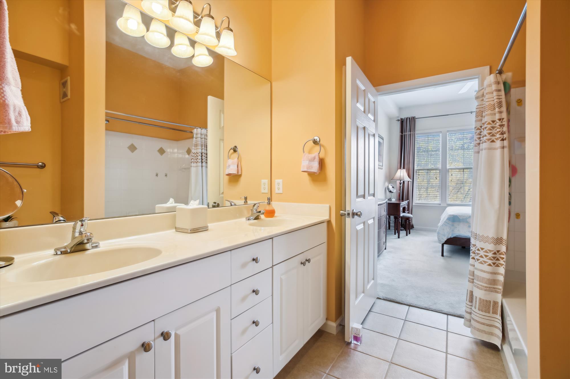 THE COLONNADE AT KENTLANDS - Residential