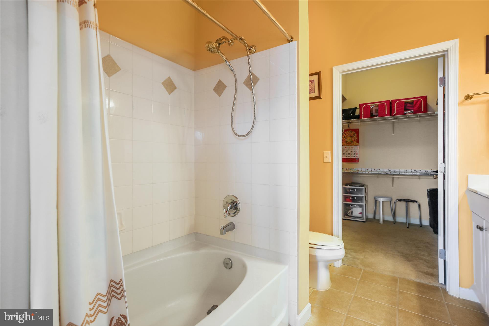 THE COLONNADE AT KENTLANDS - Residential