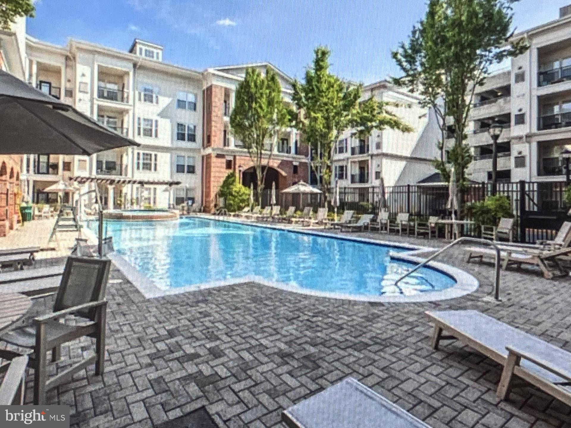 THE COLONNADE AT KENTLANDS - Residential