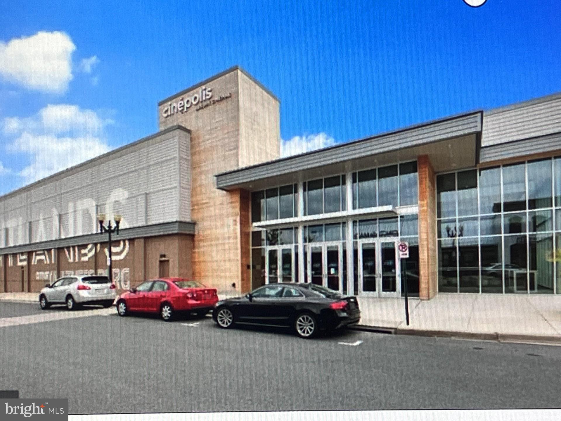 THE COLONNADE AT KENTLANDS - Residential