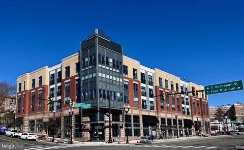 989 S Buchanan Street Unit 221, Arlington, VA MLS: VAAR2054718