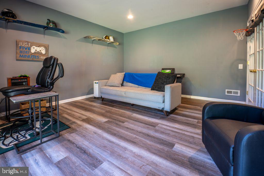 DOYLESTOWN STATION - Residential