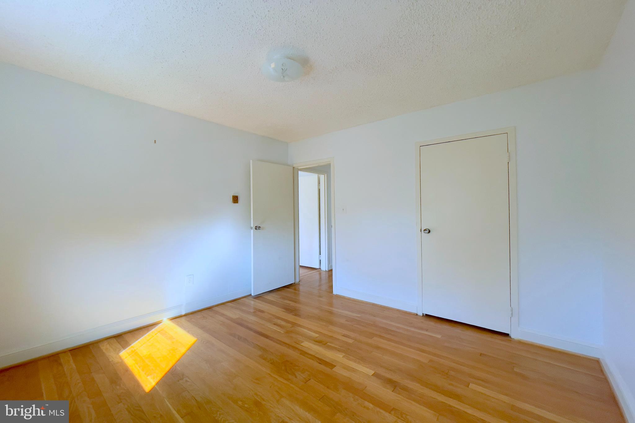 MACARTHUR PARK CONDOMINIUMS - Residential Lease