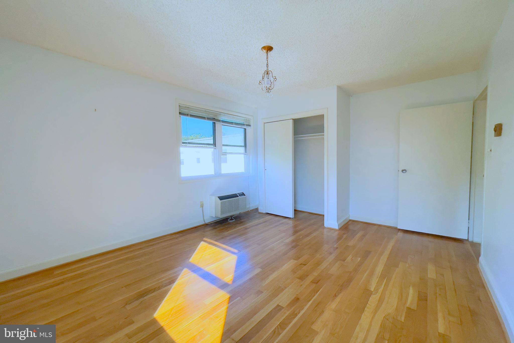 MACARTHUR PARK CONDOMINIUMS - Residential Lease