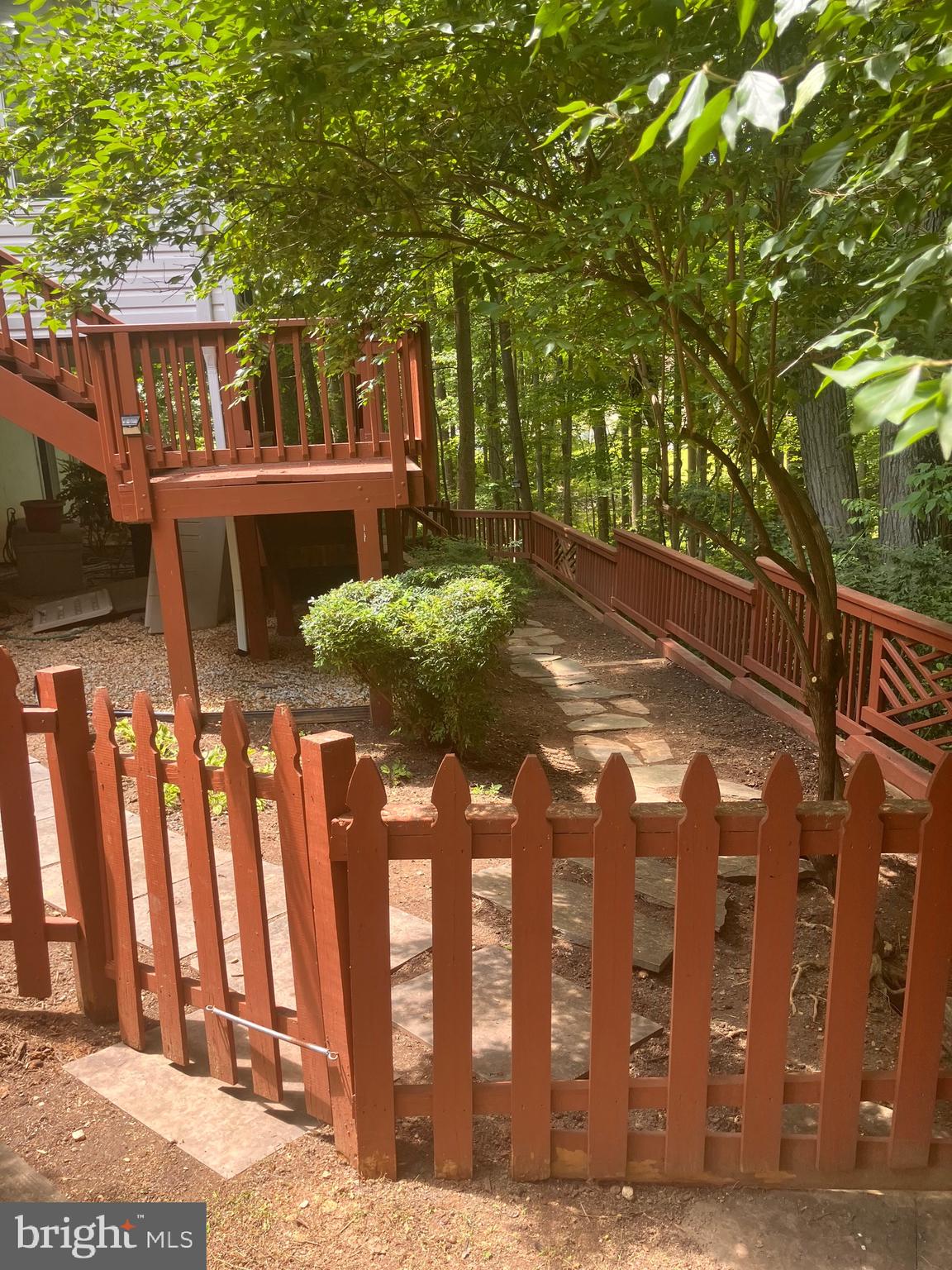 SNOWDENS MILL - Residential Lease