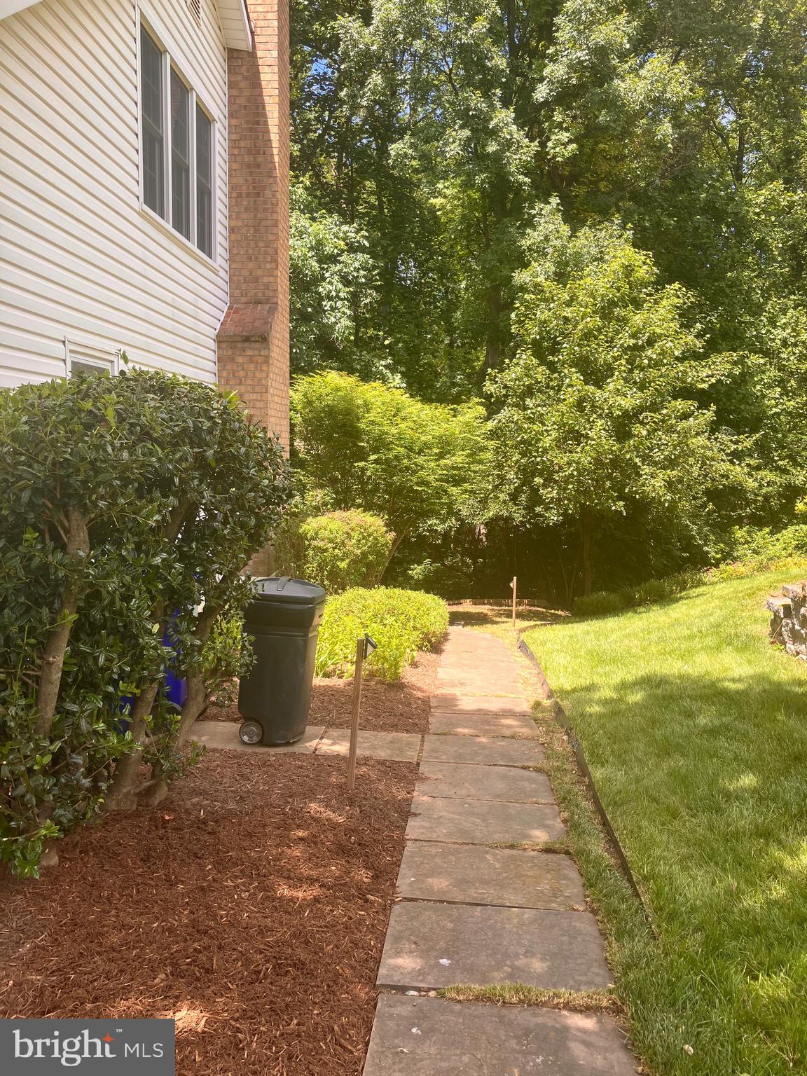 SNOWDENS MILL - Residential Lease