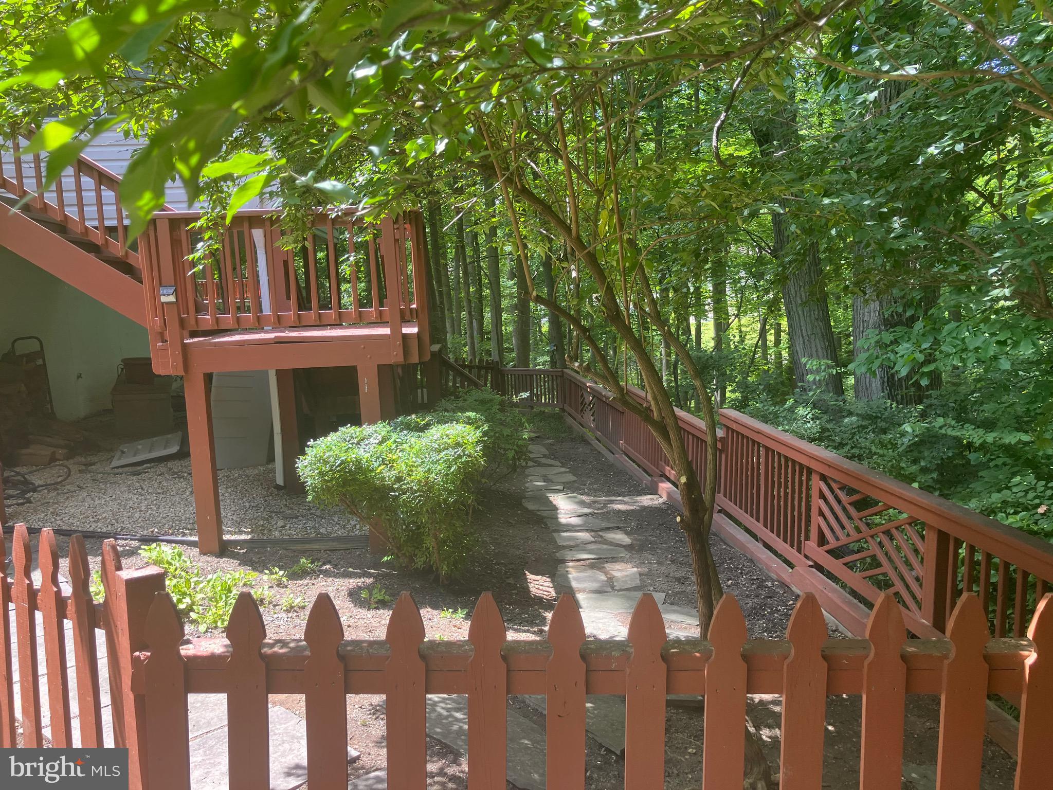 SNOWDENS MILL - Residential Lease