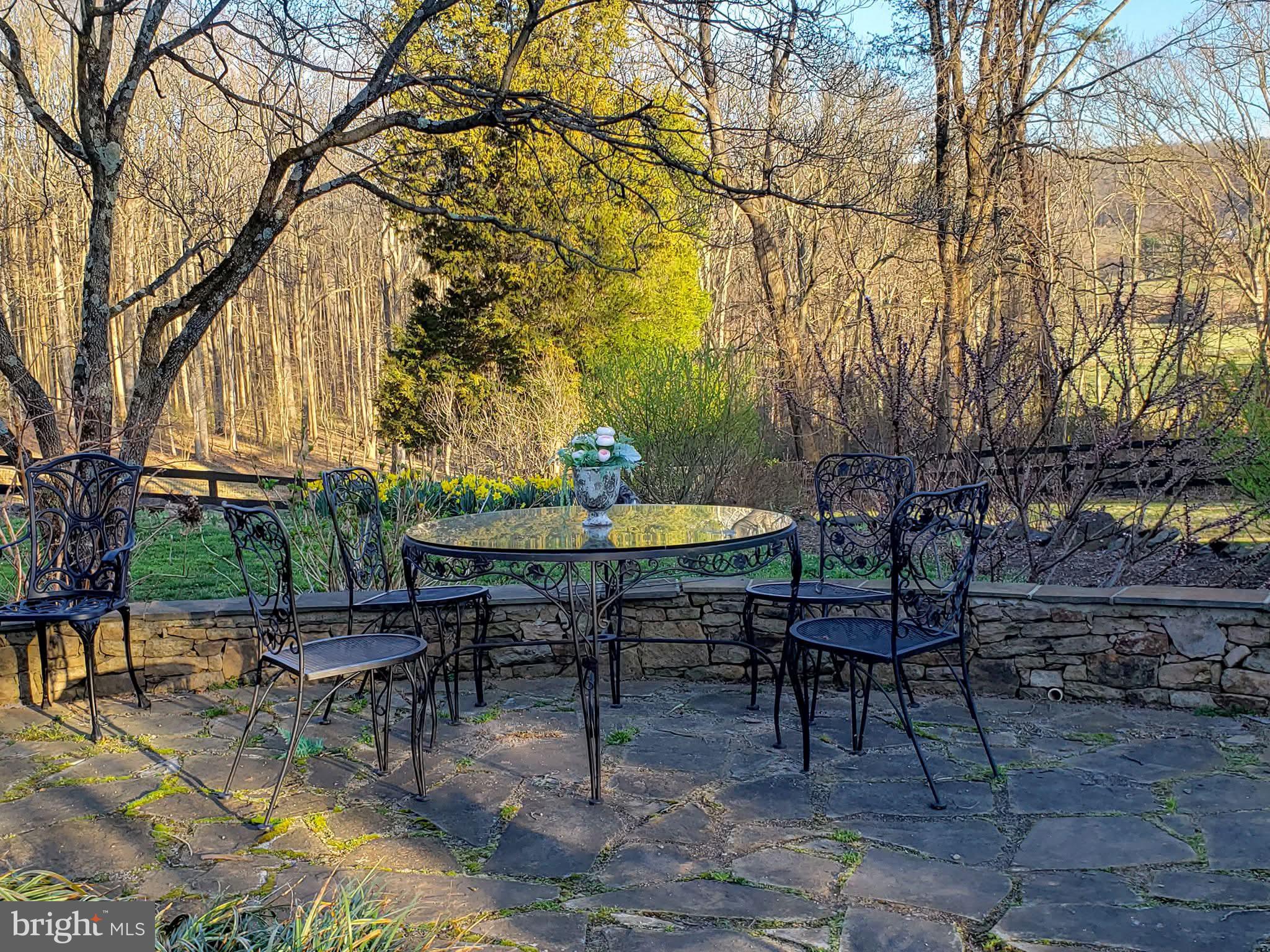 5556 MERRY OAKS ROAD