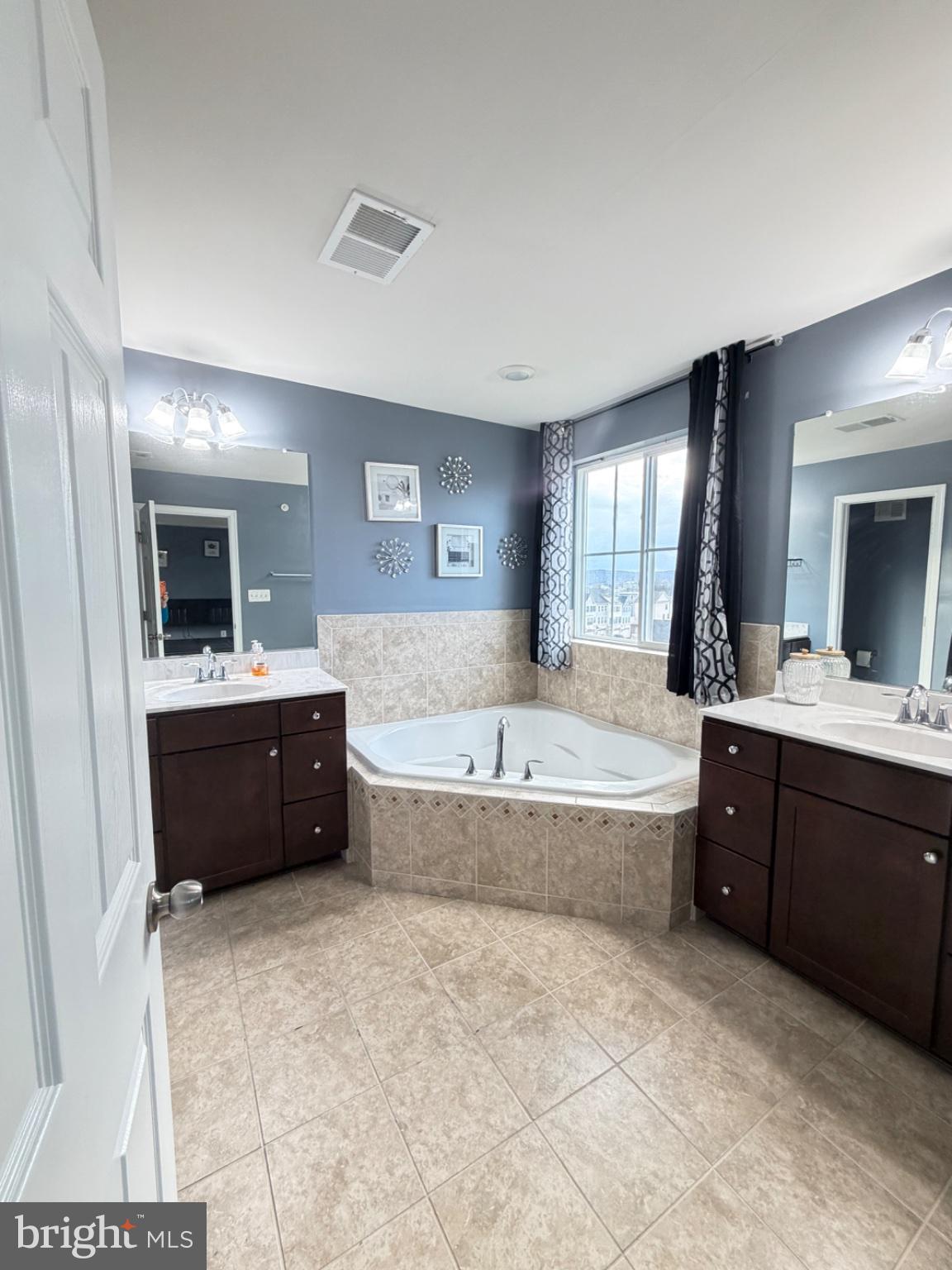 JEFFERSON PLACE - Residential