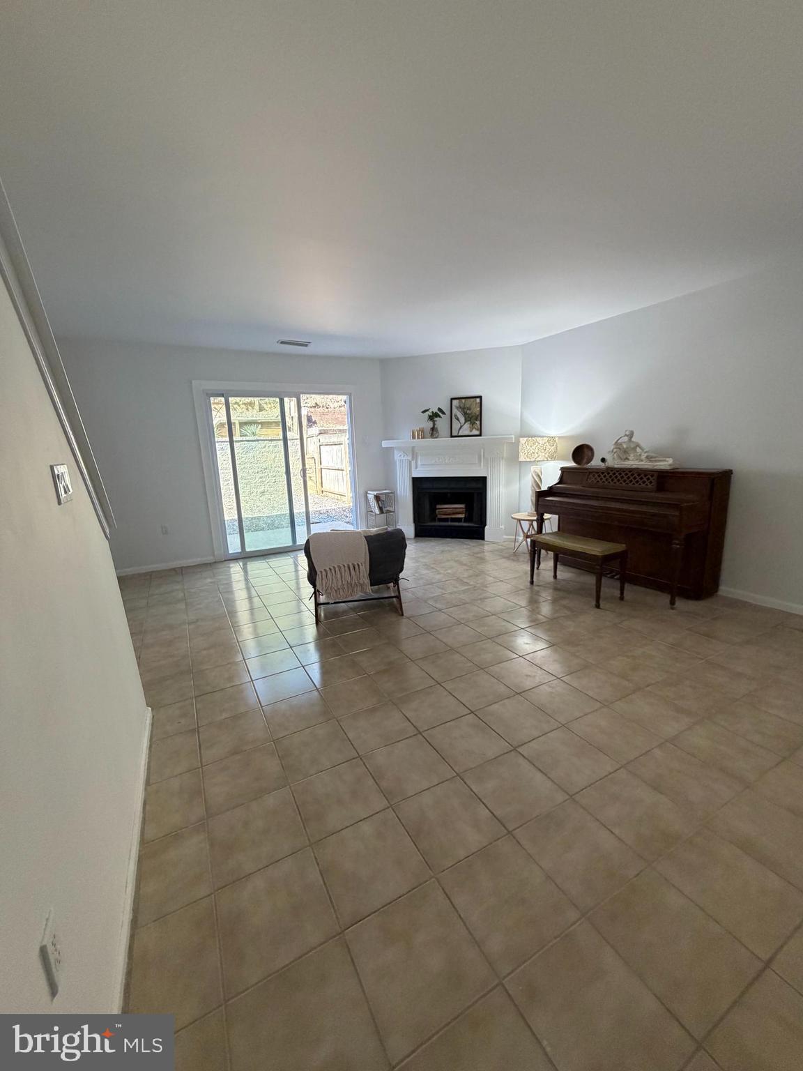 CRESTMONT HILLS - Residential