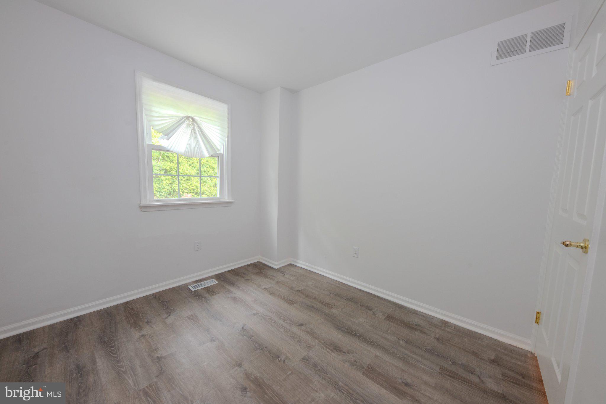 CRESTMONT HILLS - Residential