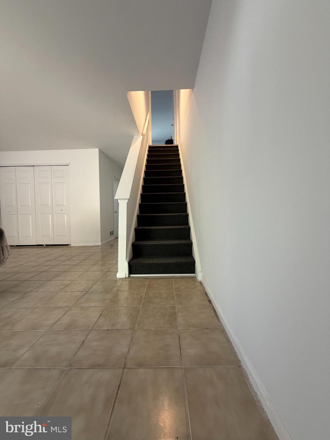 CRESTMONT HILLS - Residential