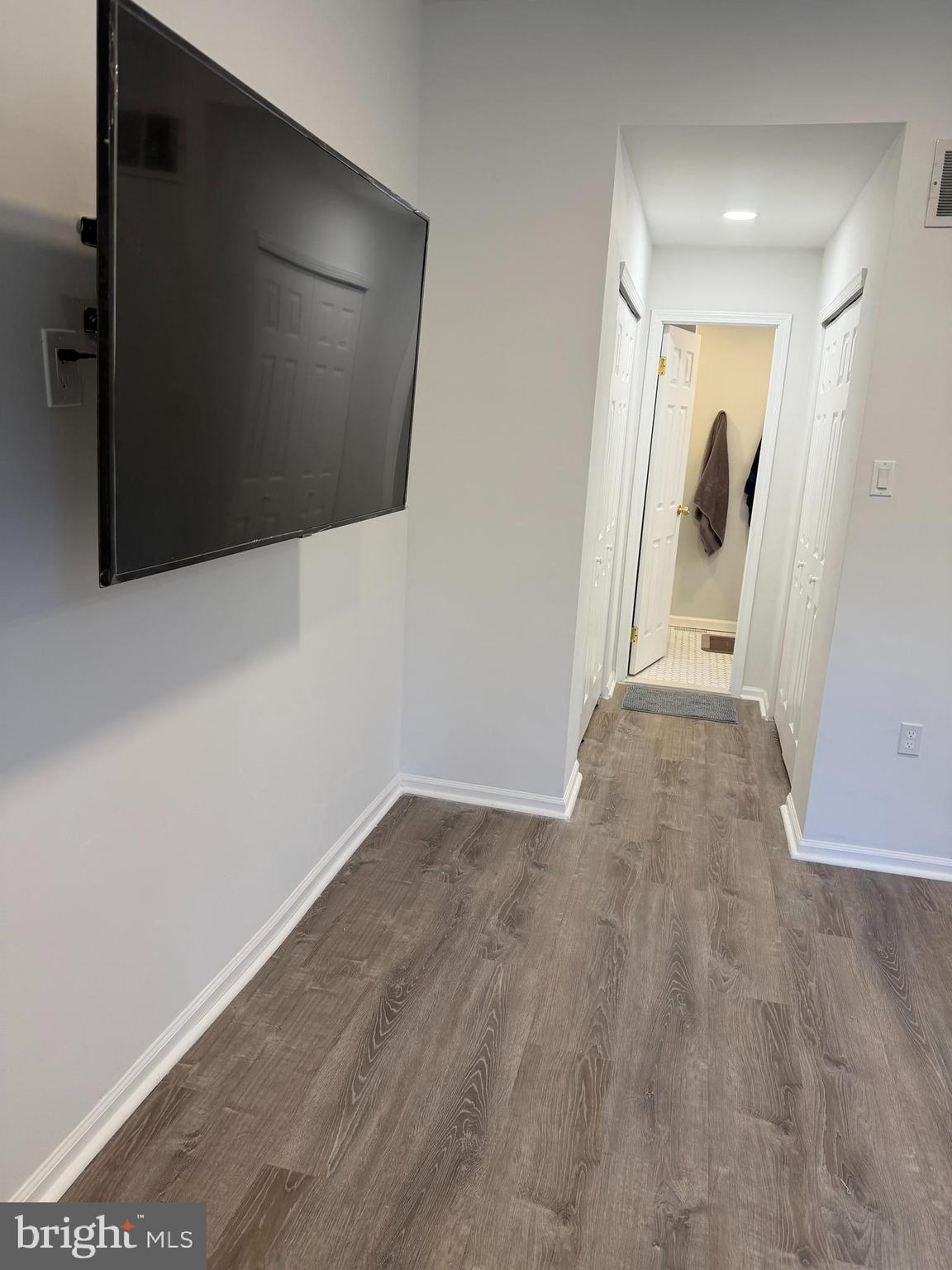 CRESTMONT HILLS - Residential