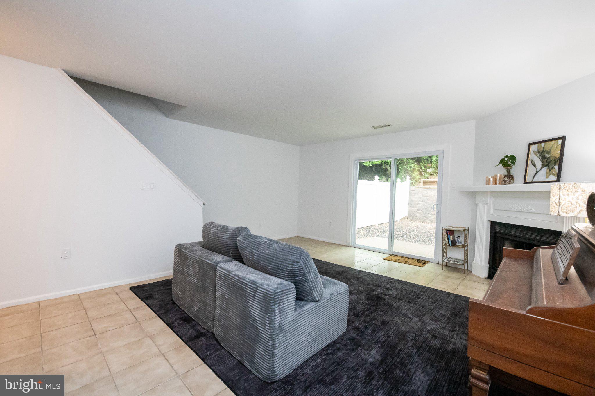 CRESTMONT HILLS - Residential