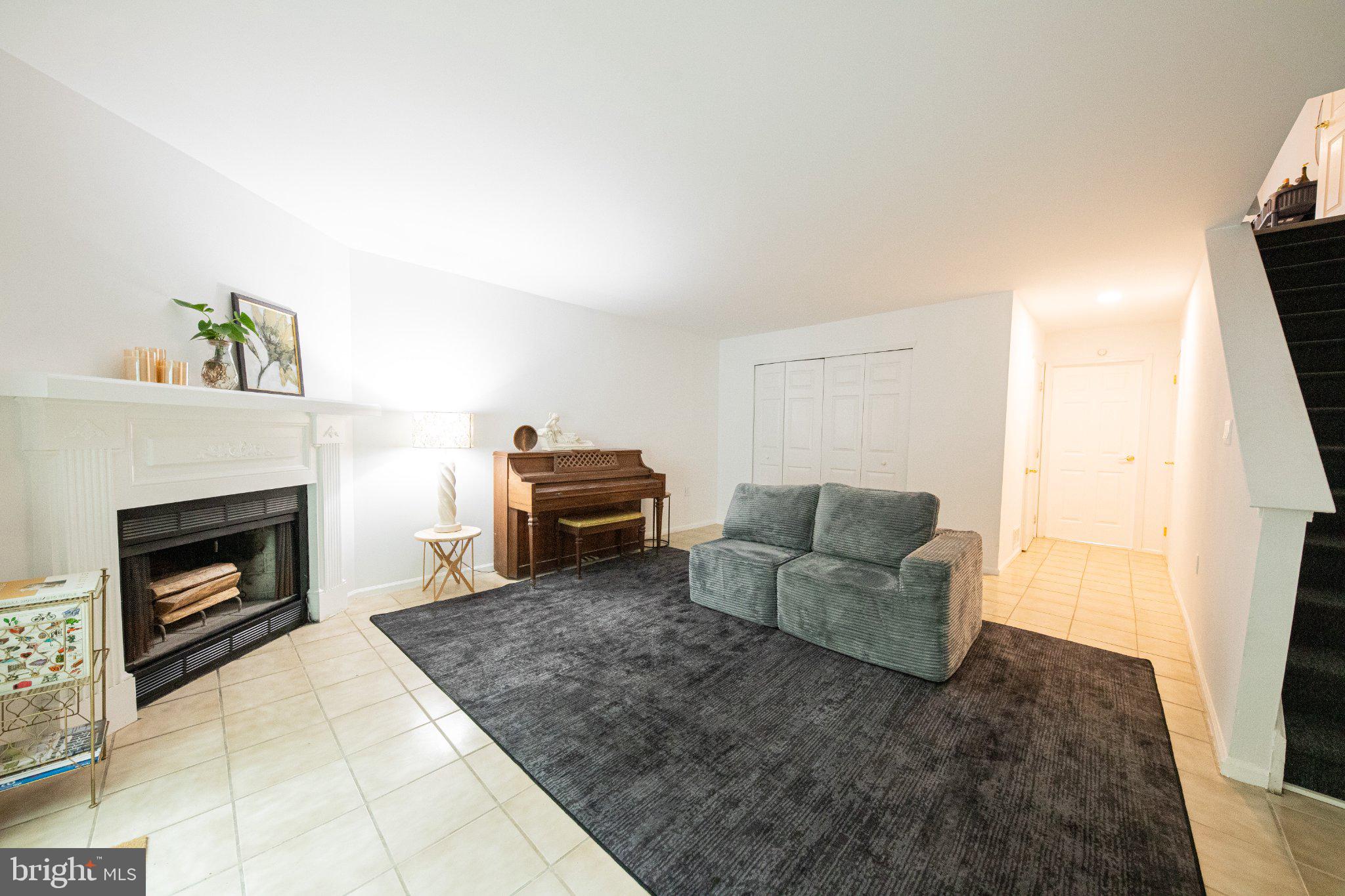 CRESTMONT HILLS - Residential