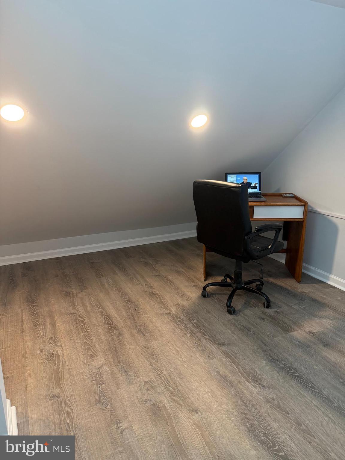 CRESTMONT HILLS - Residential