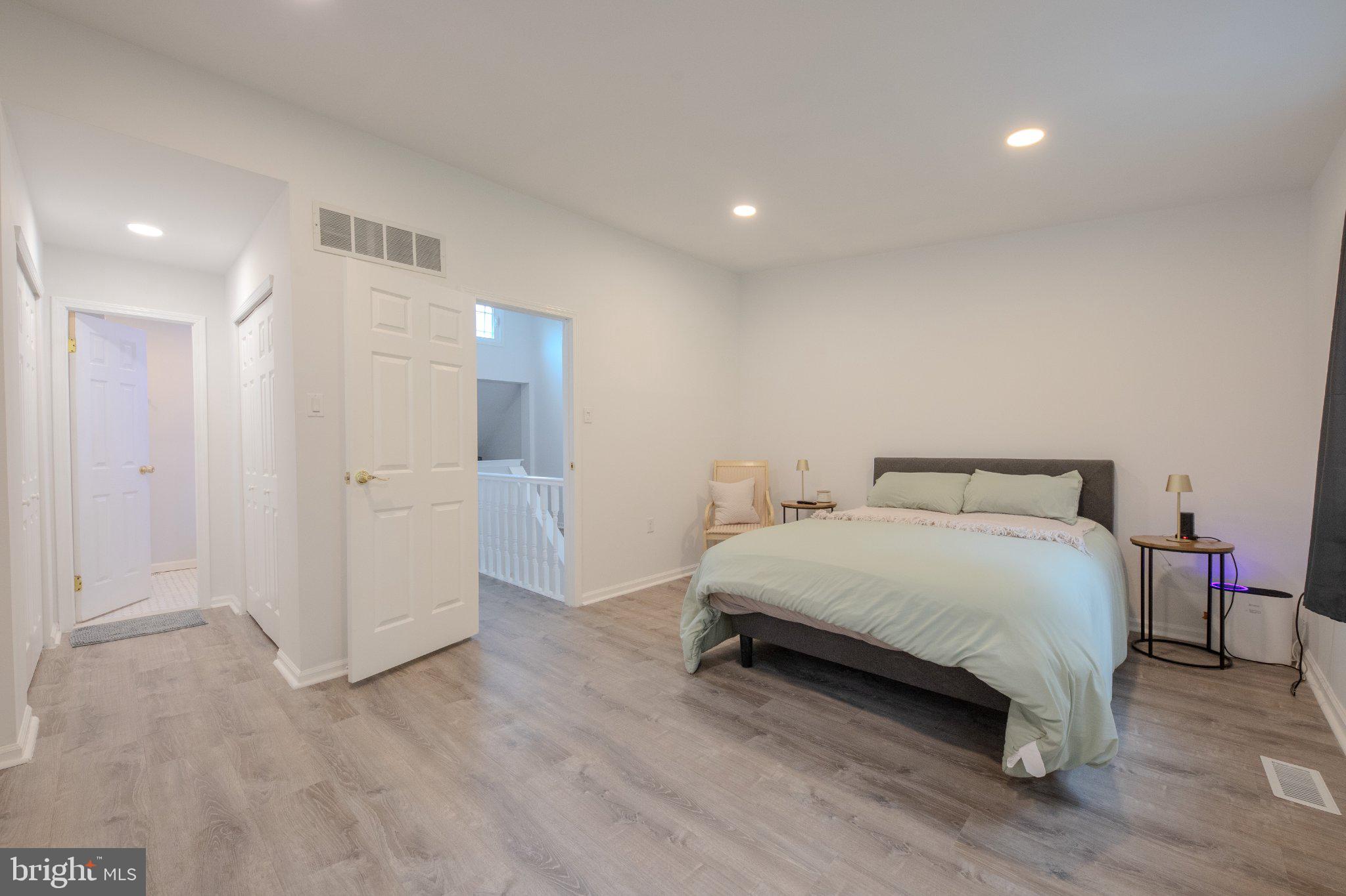 CRESTMONT HILLS - Residential
