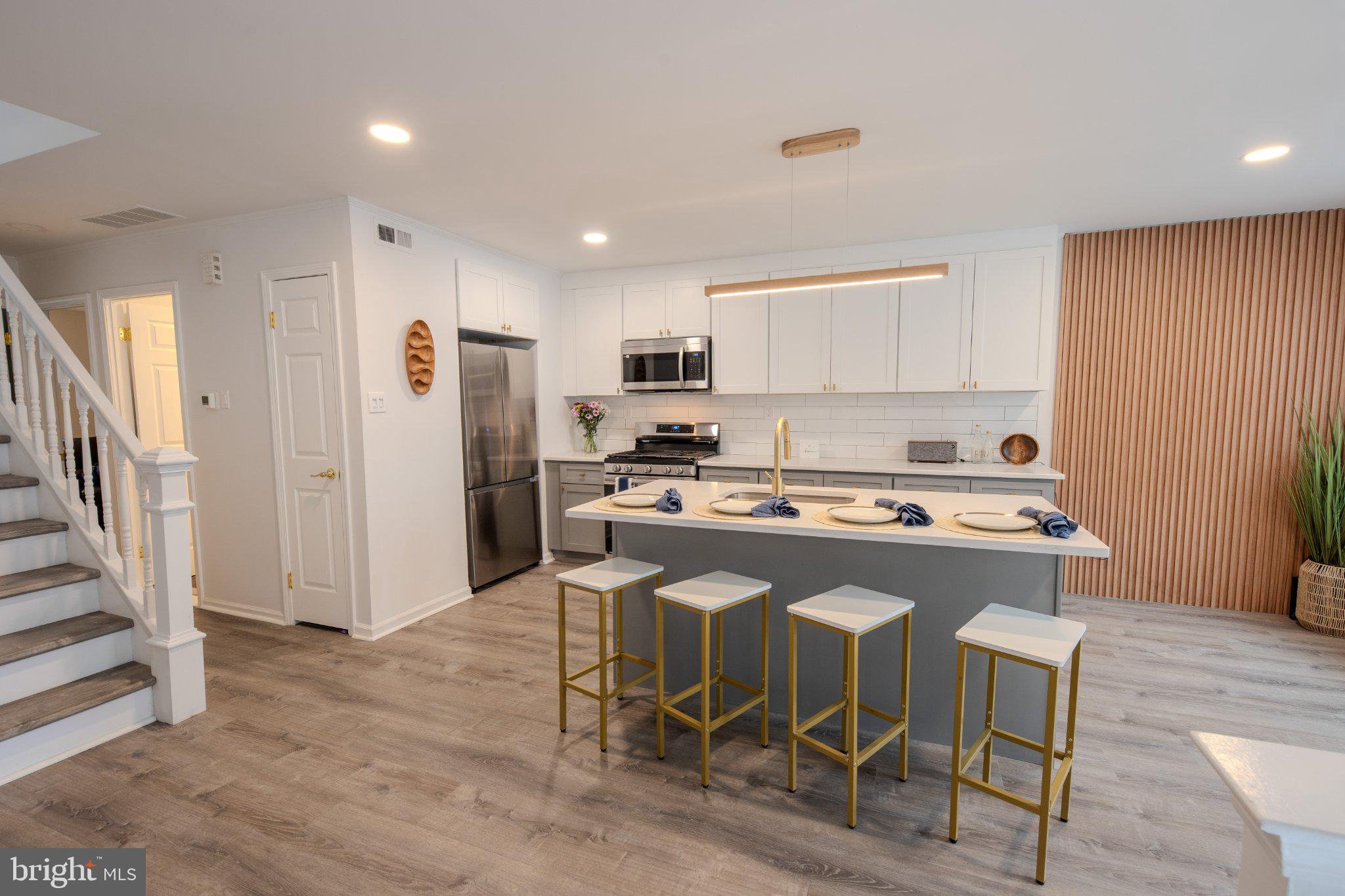 CRESTMONT HILLS - Residential
