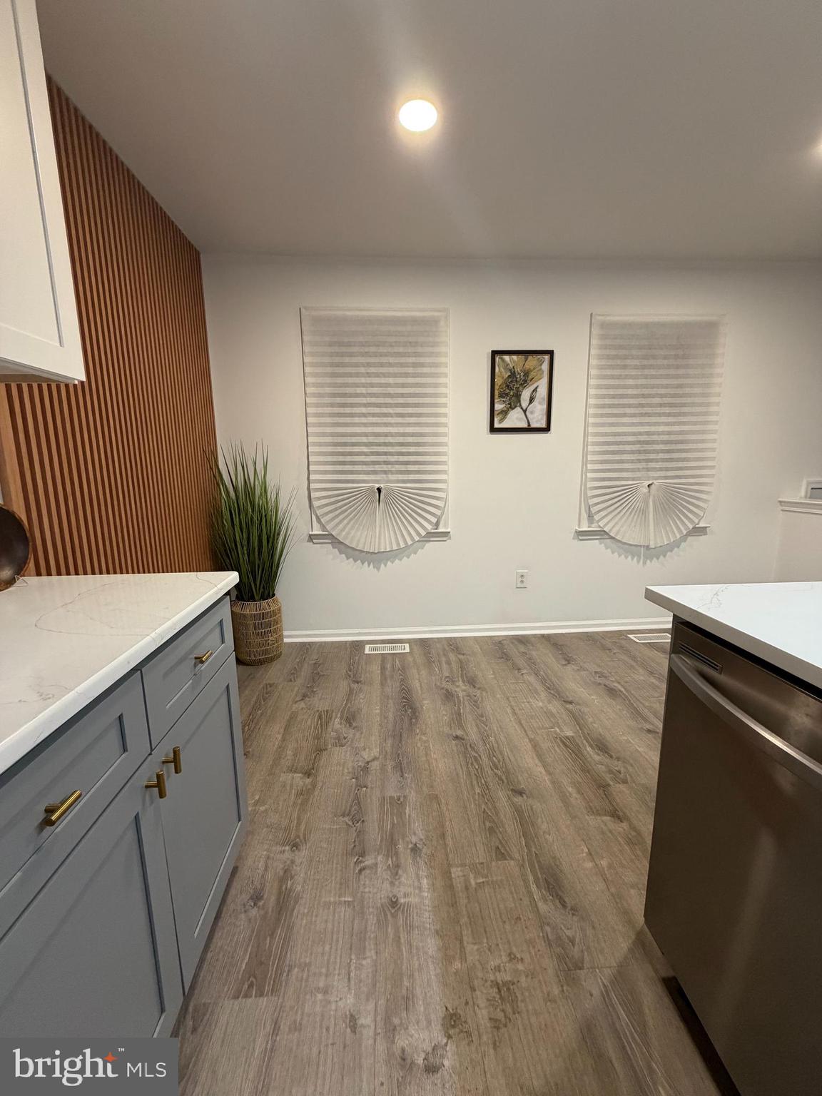 CRESTMONT HILLS - Residential