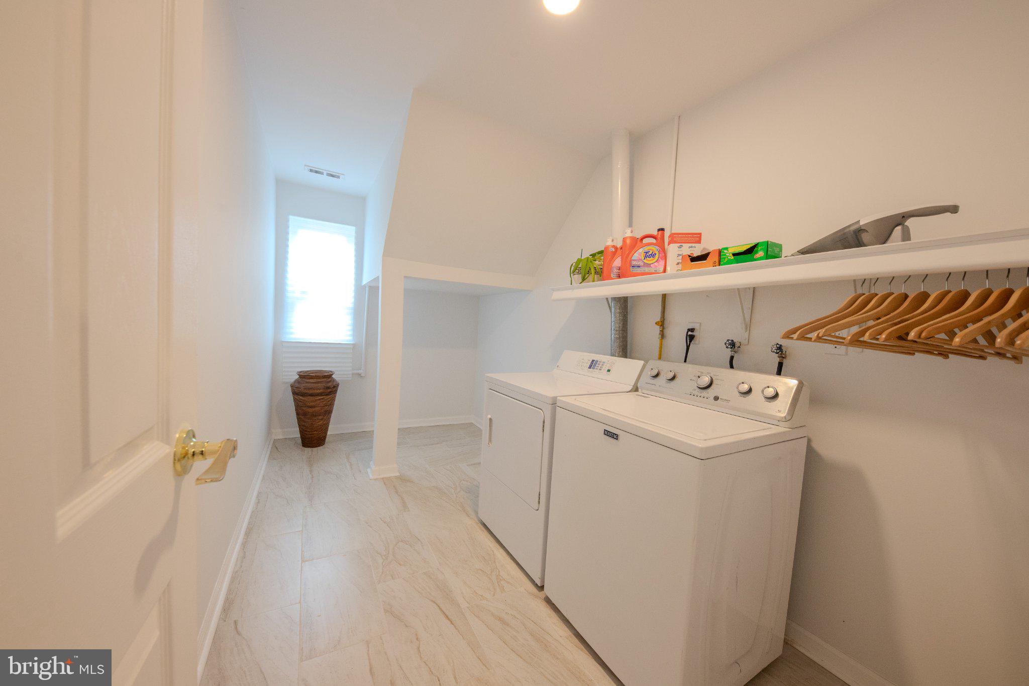 CRESTMONT HILLS - Residential