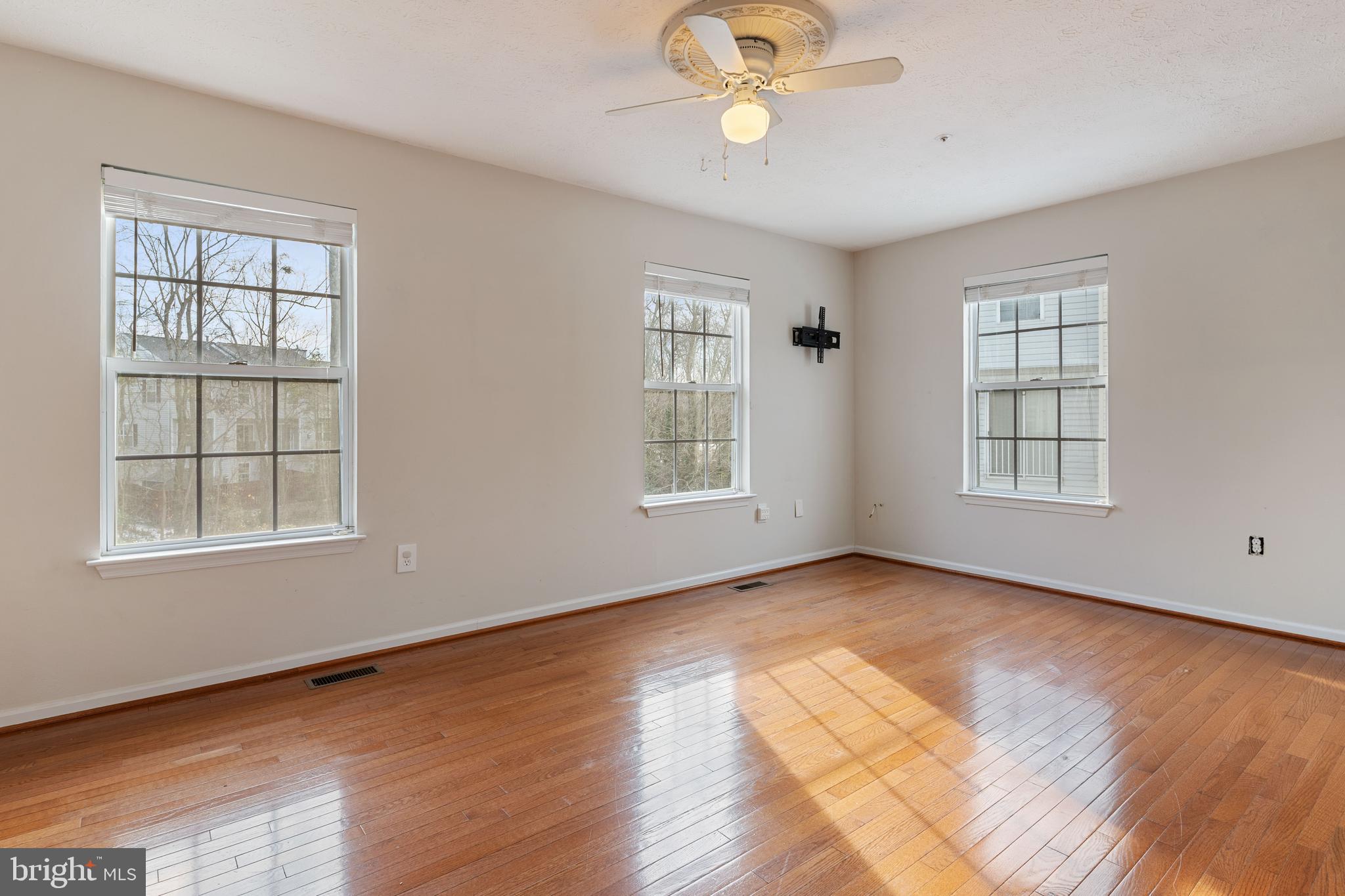 SOUTH HAMPTON SUB - Residential