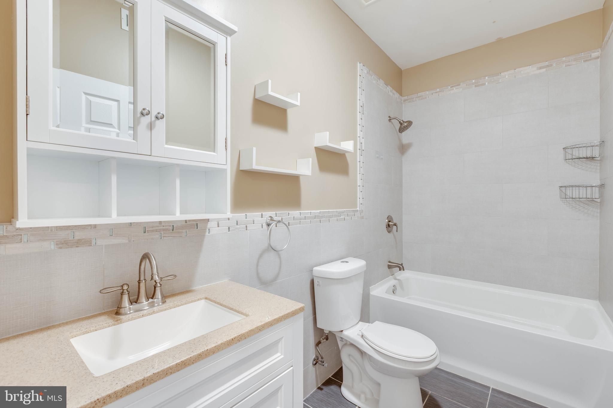 TEMPLE UNIVERSITY - Residential Lease