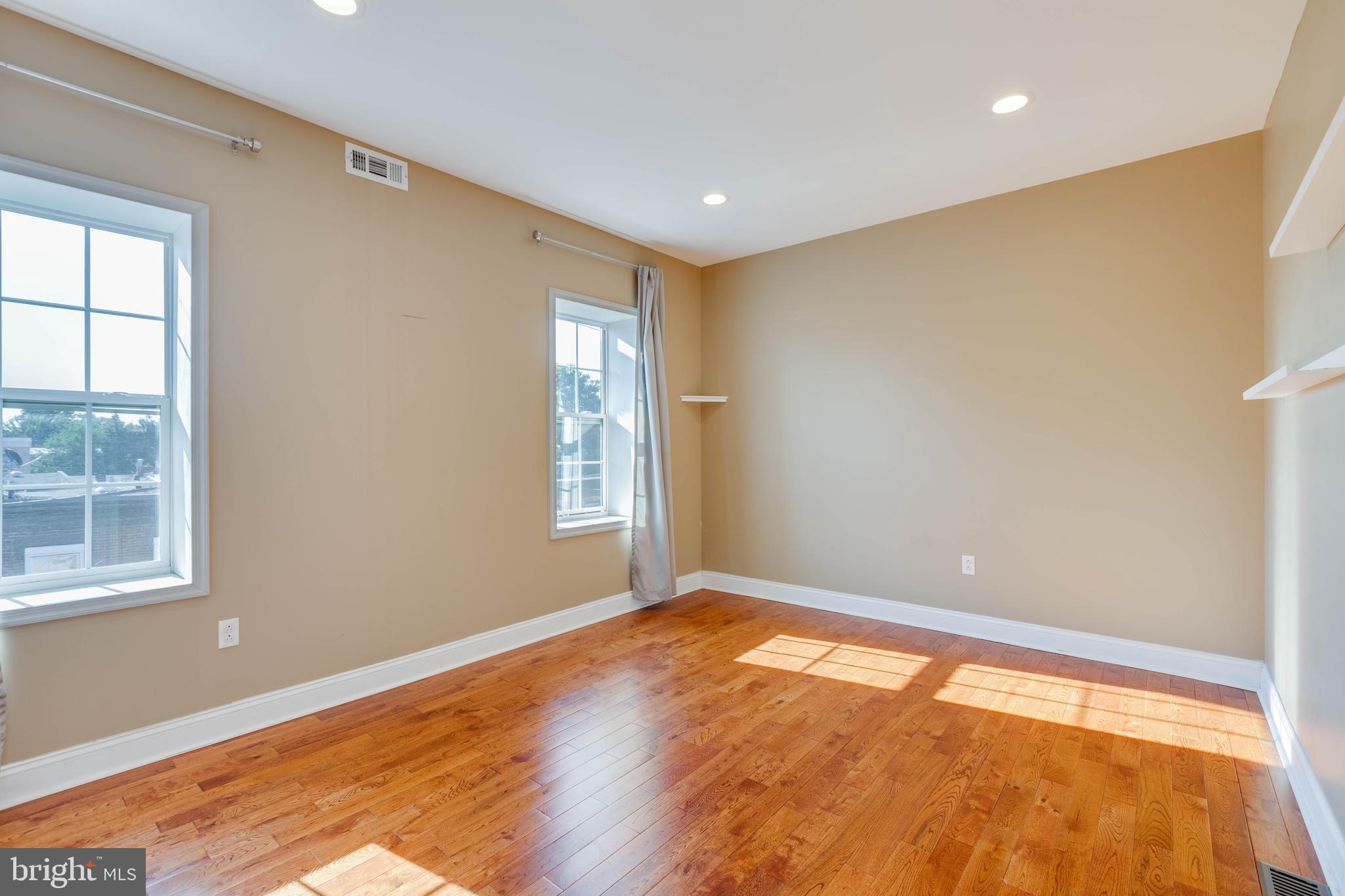 TEMPLE UNIVERSITY - Residential Lease