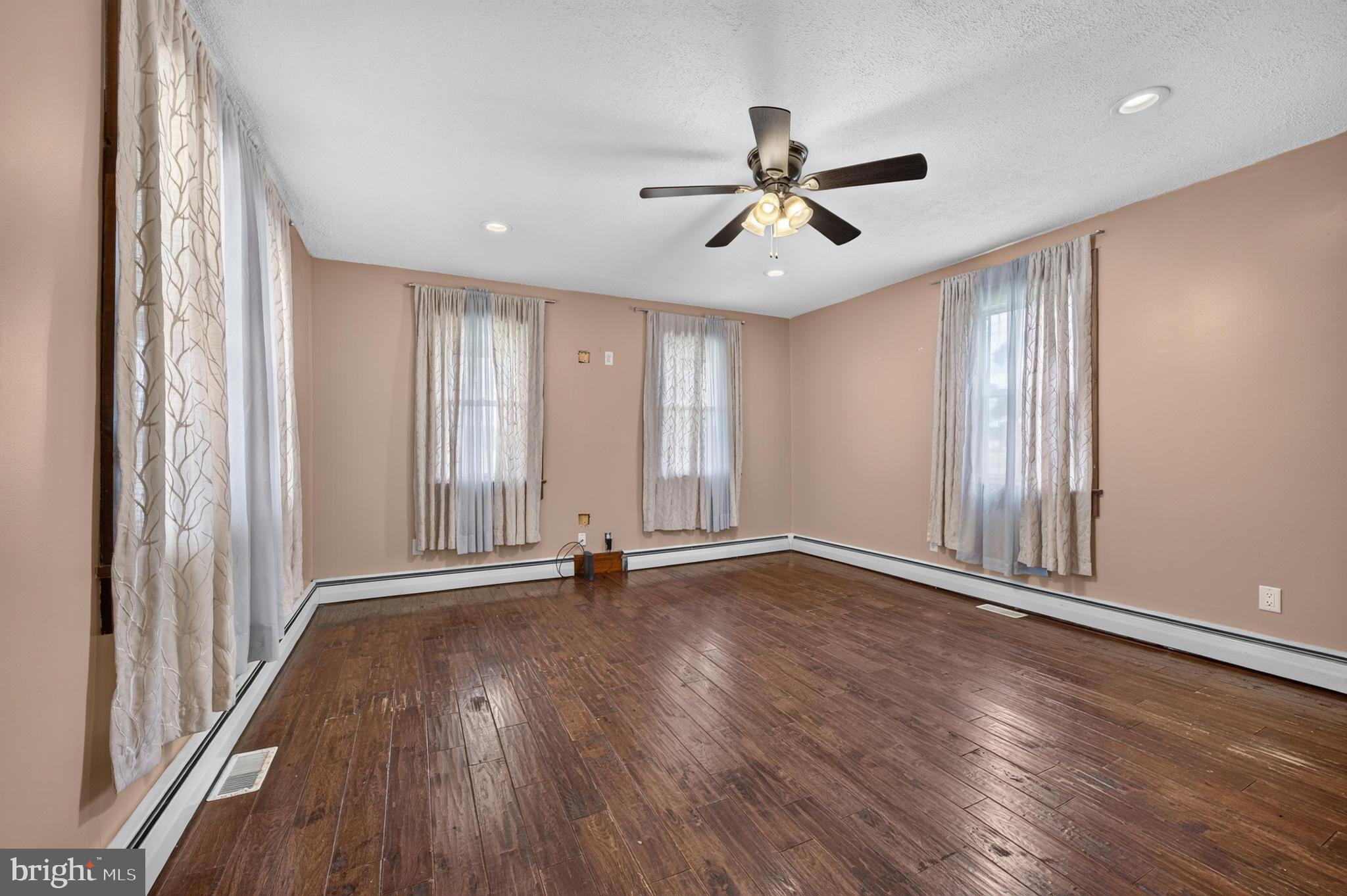 2424 MAIN ROAD