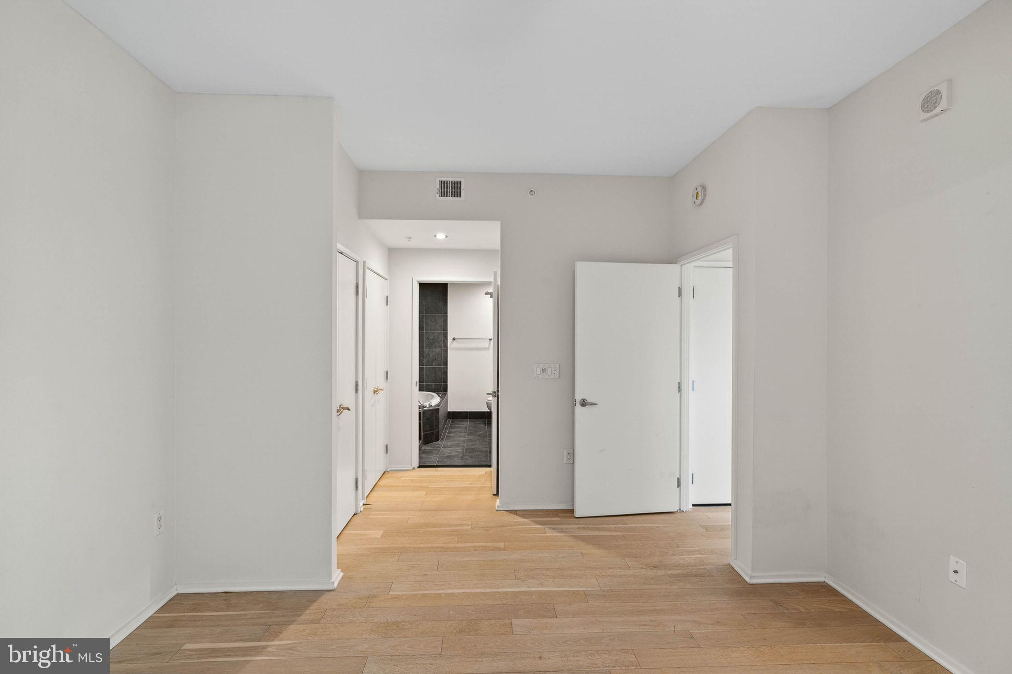 CLARENDON - Residential Lease