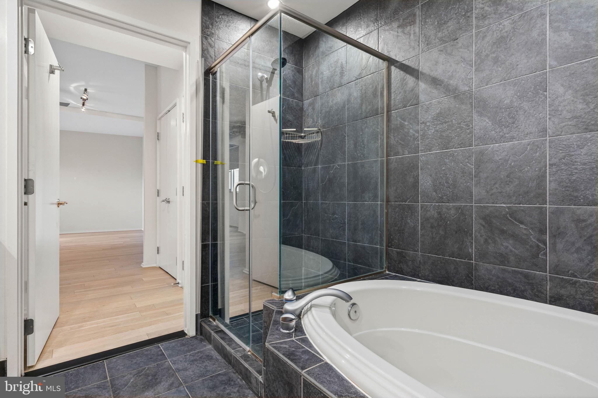 CLARENDON - Residential Lease