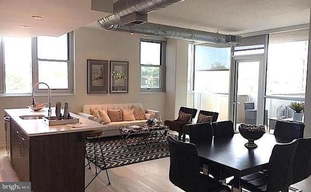 CLARENDON - Residential Lease