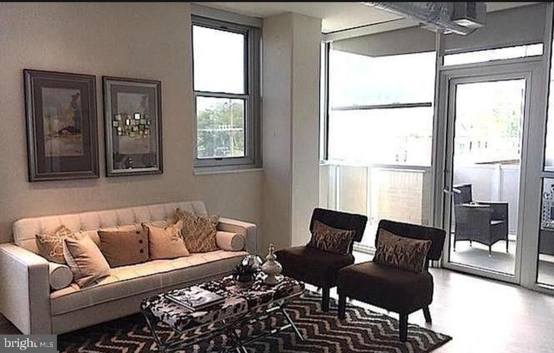 CLARENDON - Residential Lease