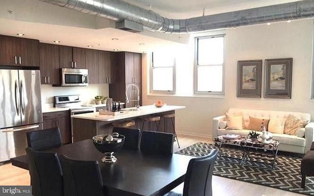 CLARENDON - Residential Lease