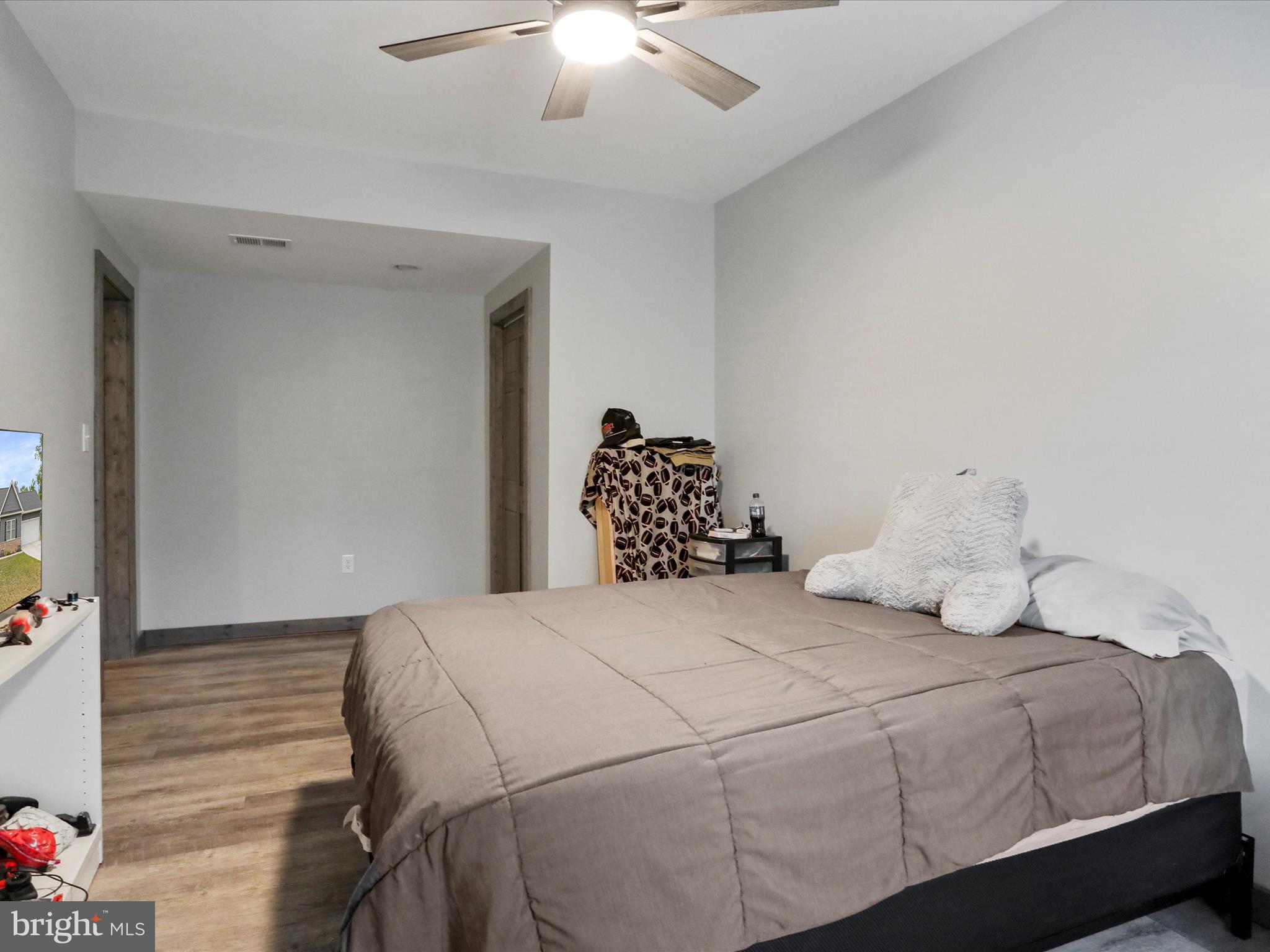 MIDDLE CREEK MANOR - Residential