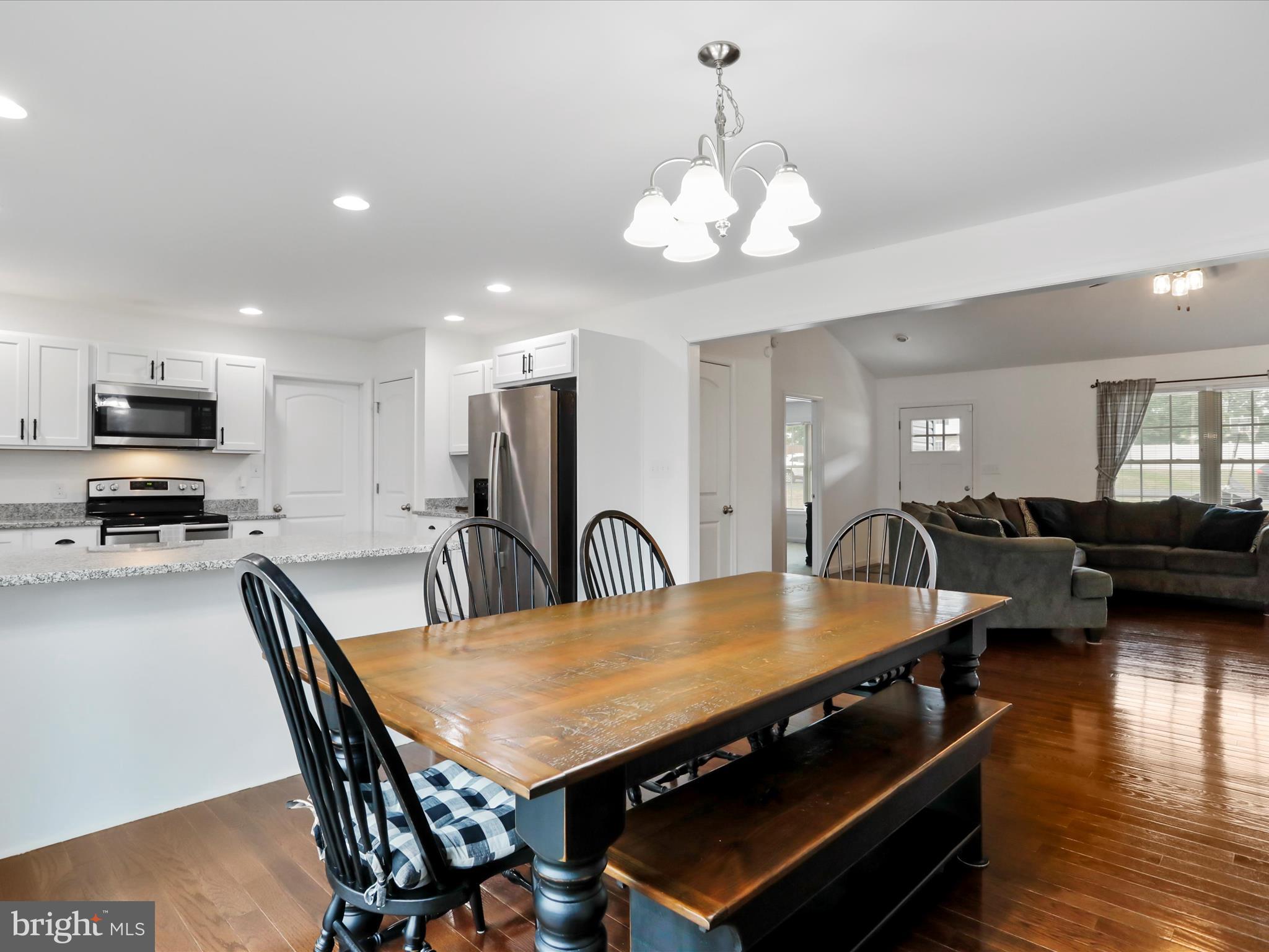 MIDDLE CREEK MANOR - Residential