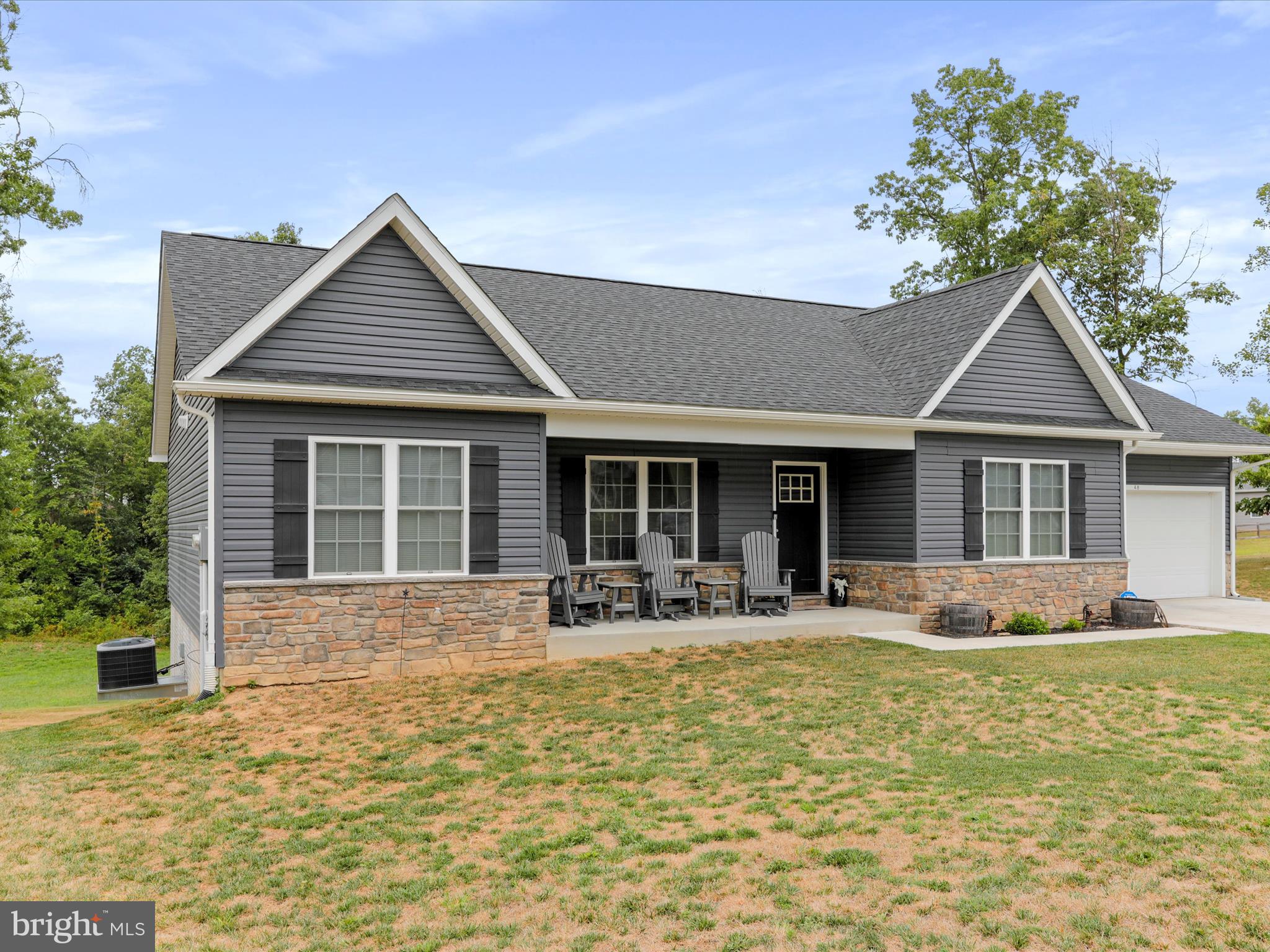 MIDDLE CREEK MANOR - Residential