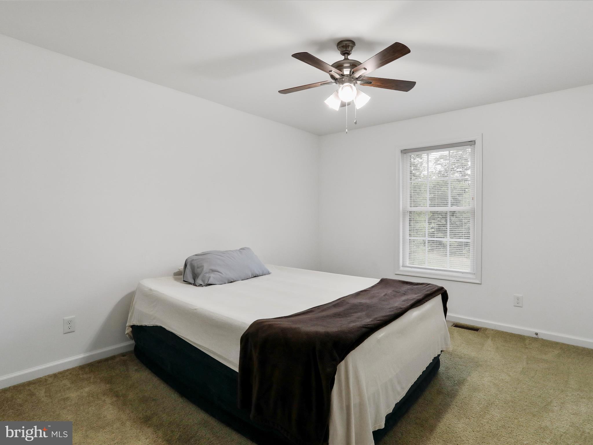 MIDDLE CREEK MANOR - Residential