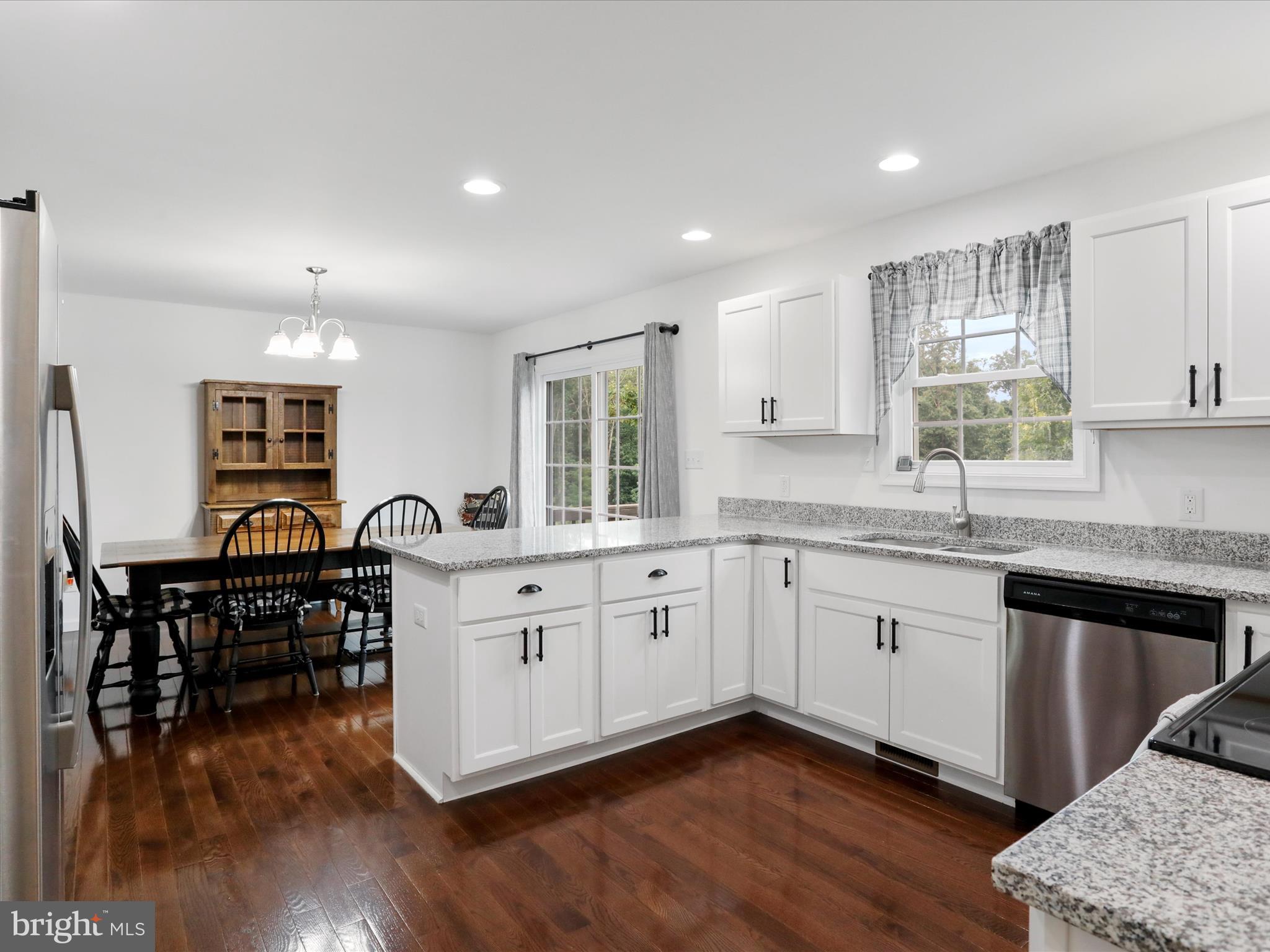 MIDDLE CREEK MANOR - Residential