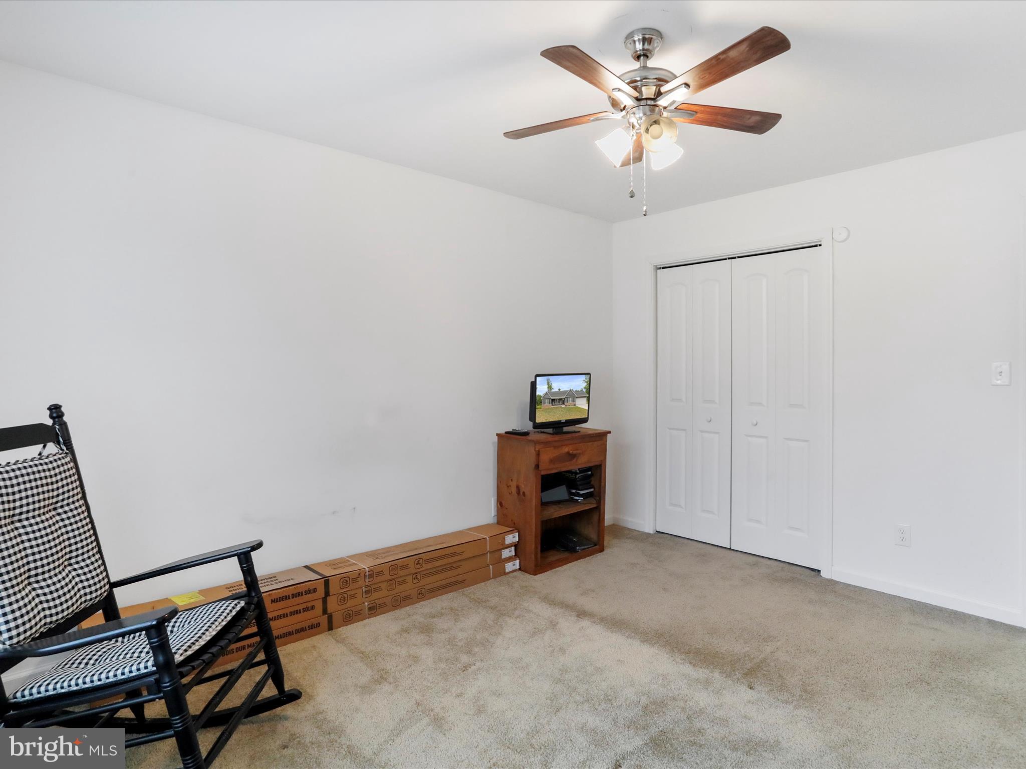 MIDDLE CREEK MANOR - Residential