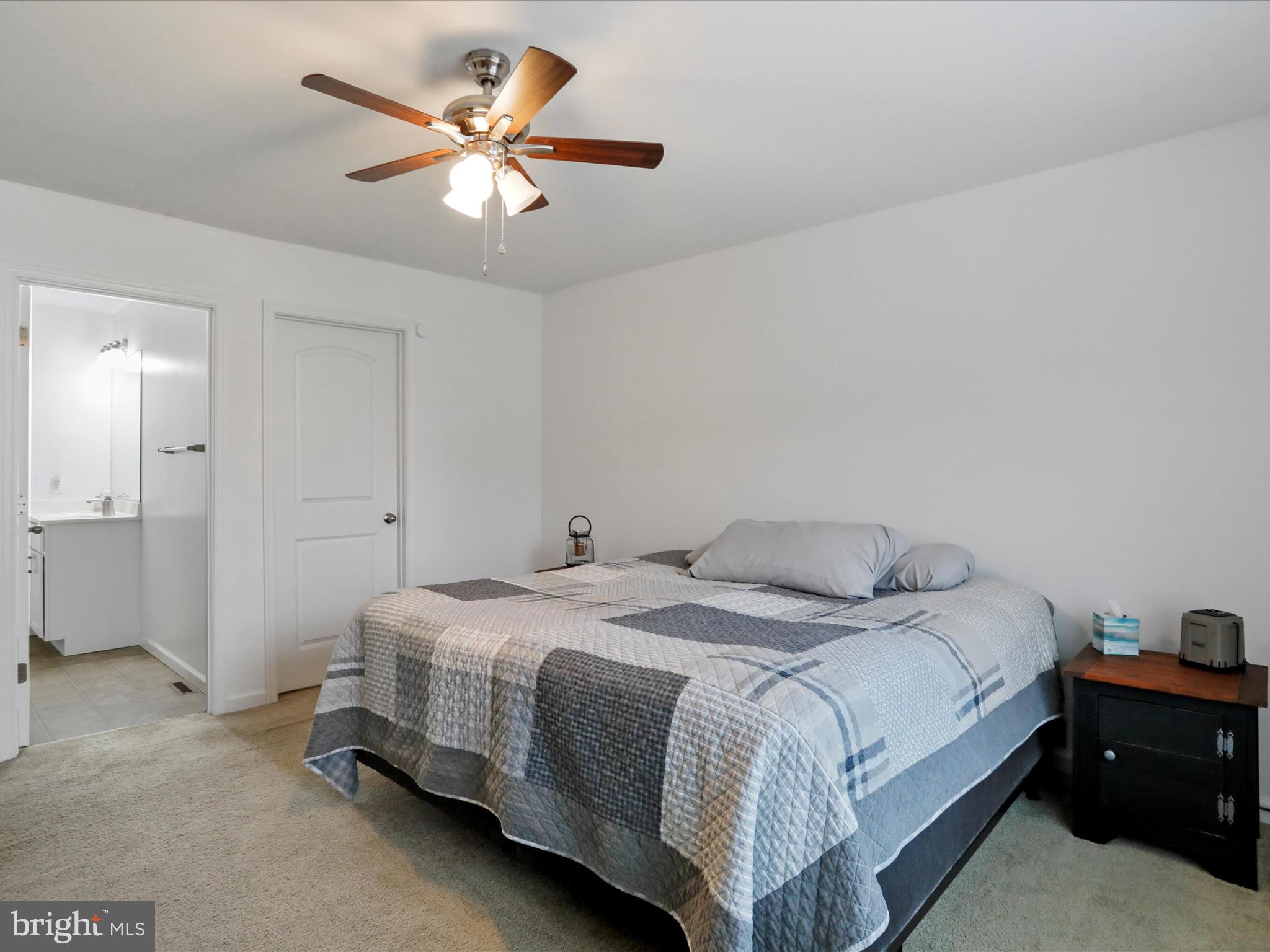 MIDDLE CREEK MANOR - Residential